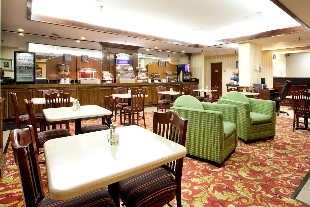Holiday Inn Express - Chester By Ihg Zewnętrze zdjęcie