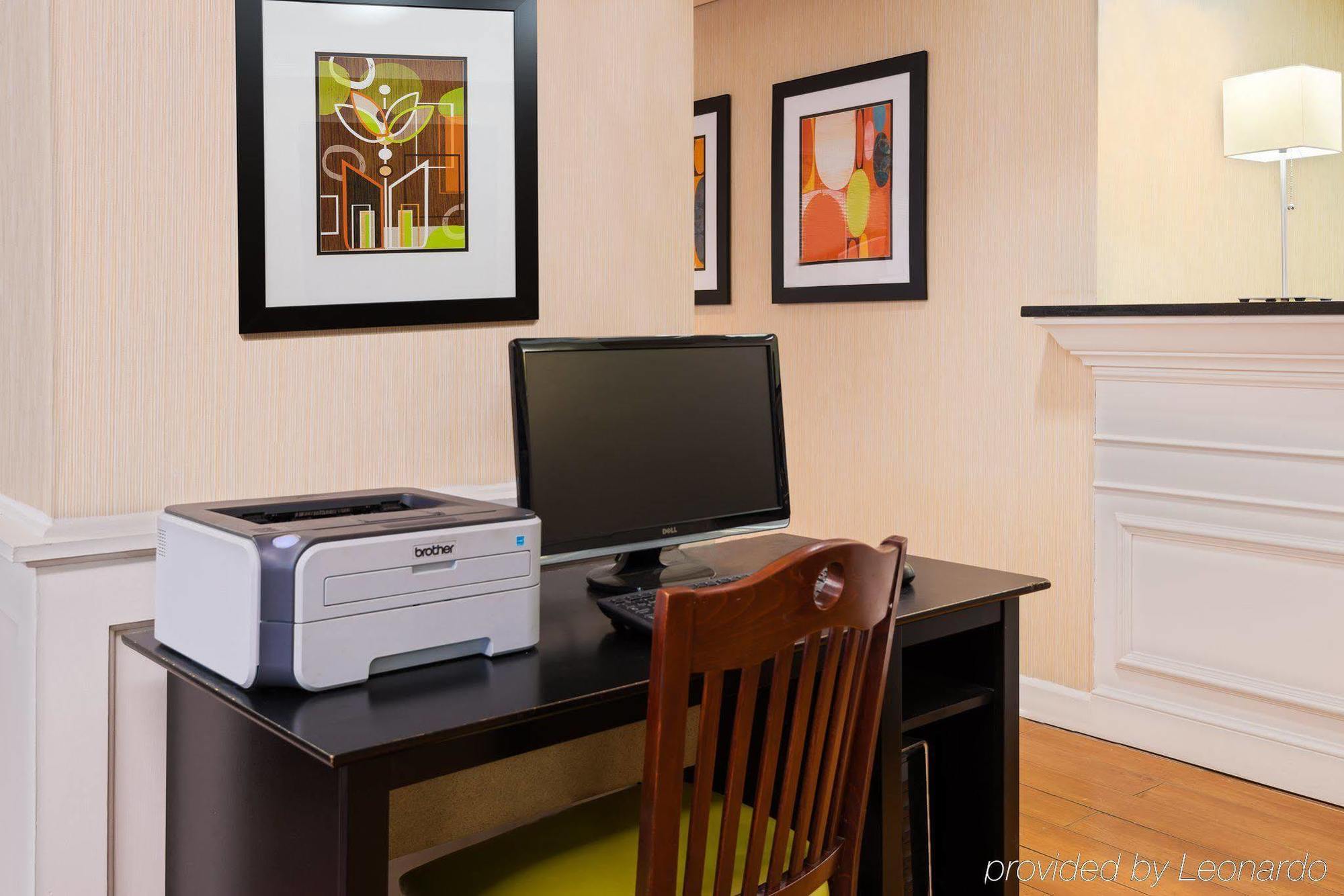 Holiday Inn Express - Chester By Ihg Zewnętrze zdjęcie
